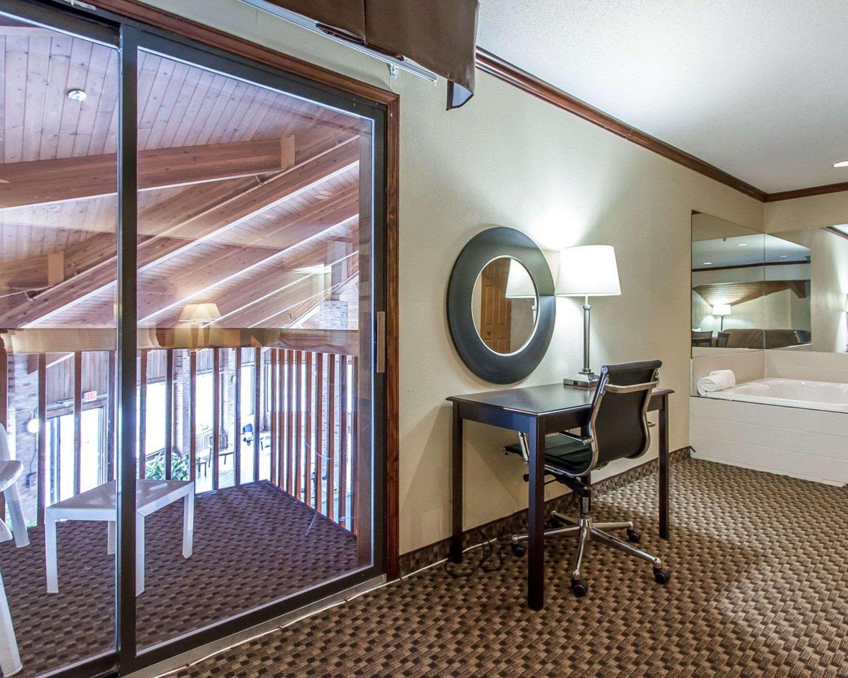 Quality Inn Macomb Near University Area Eksteriør billede