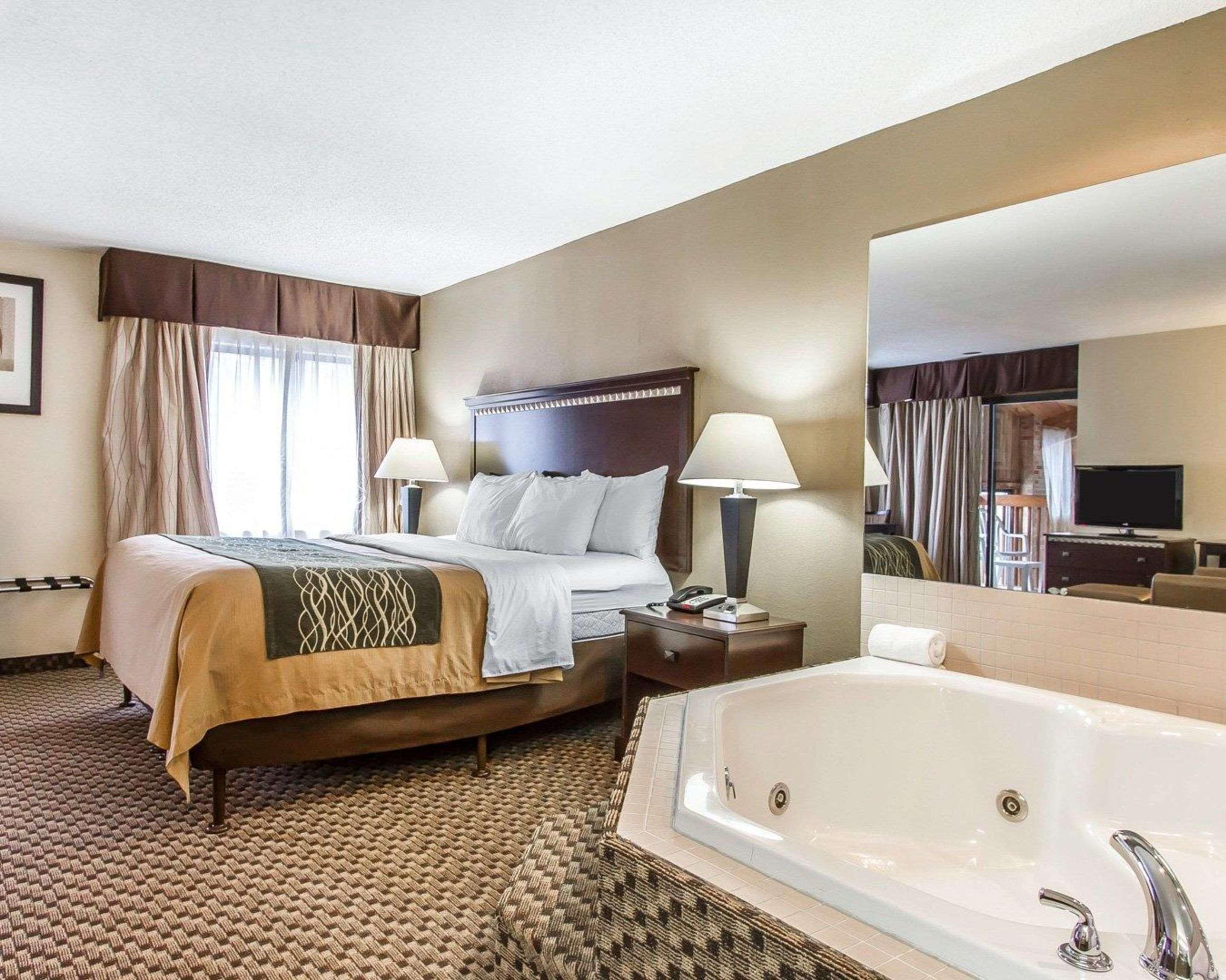 Quality Inn Macomb Near University Area Eksteriør billede
