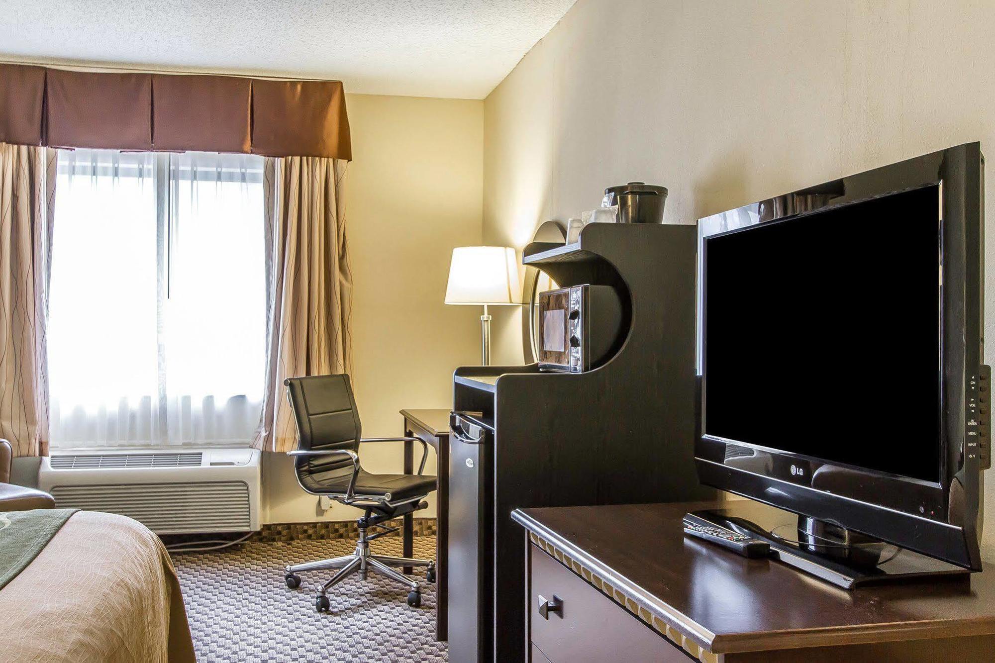 Quality Inn Macomb Near University Area Eksteriør billede