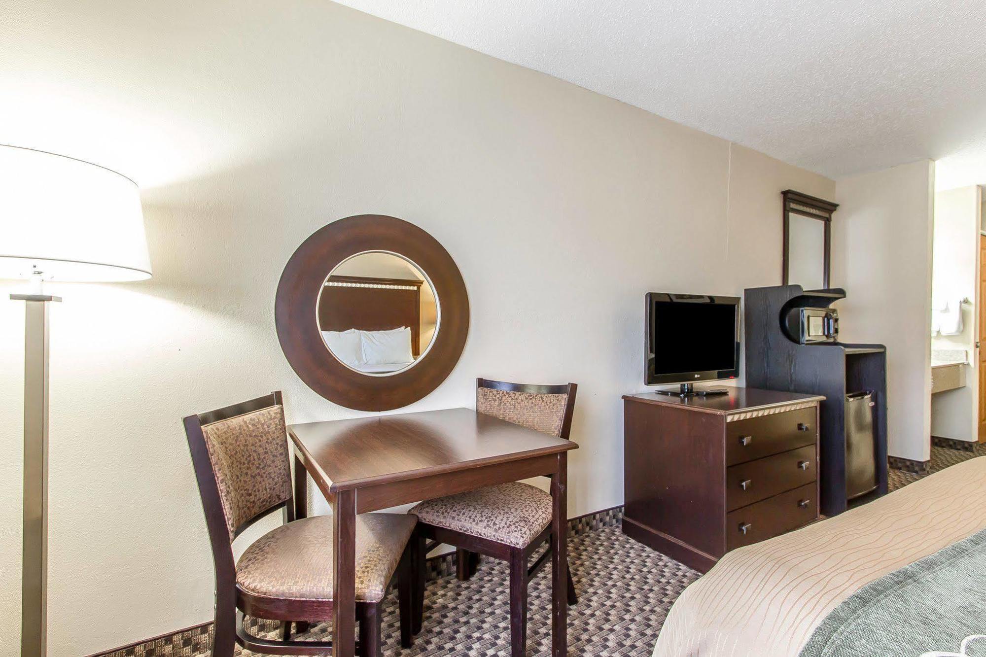Quality Inn Macomb Near University Area Eksteriør billede
