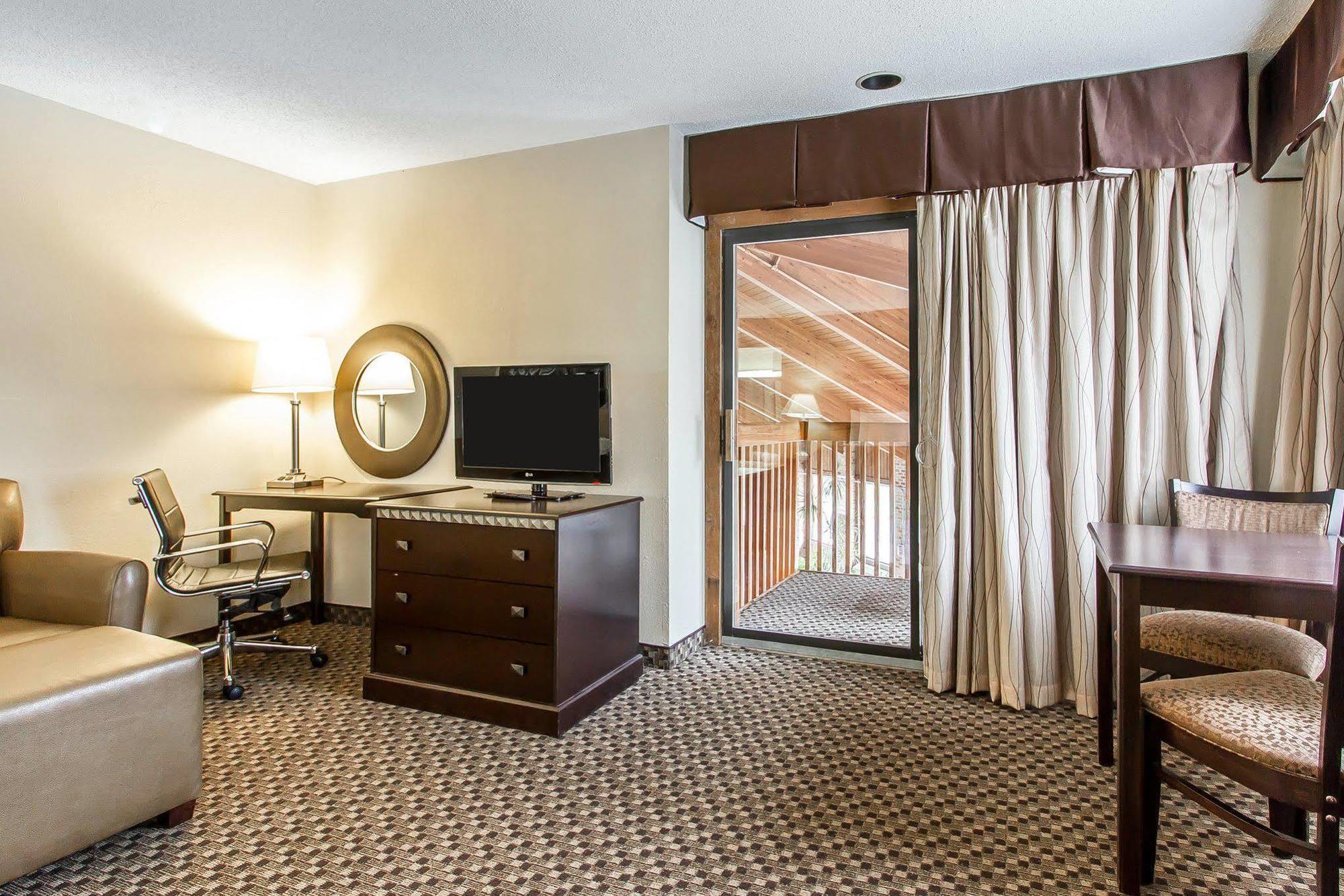 Quality Inn Macomb Near University Area Eksteriør billede