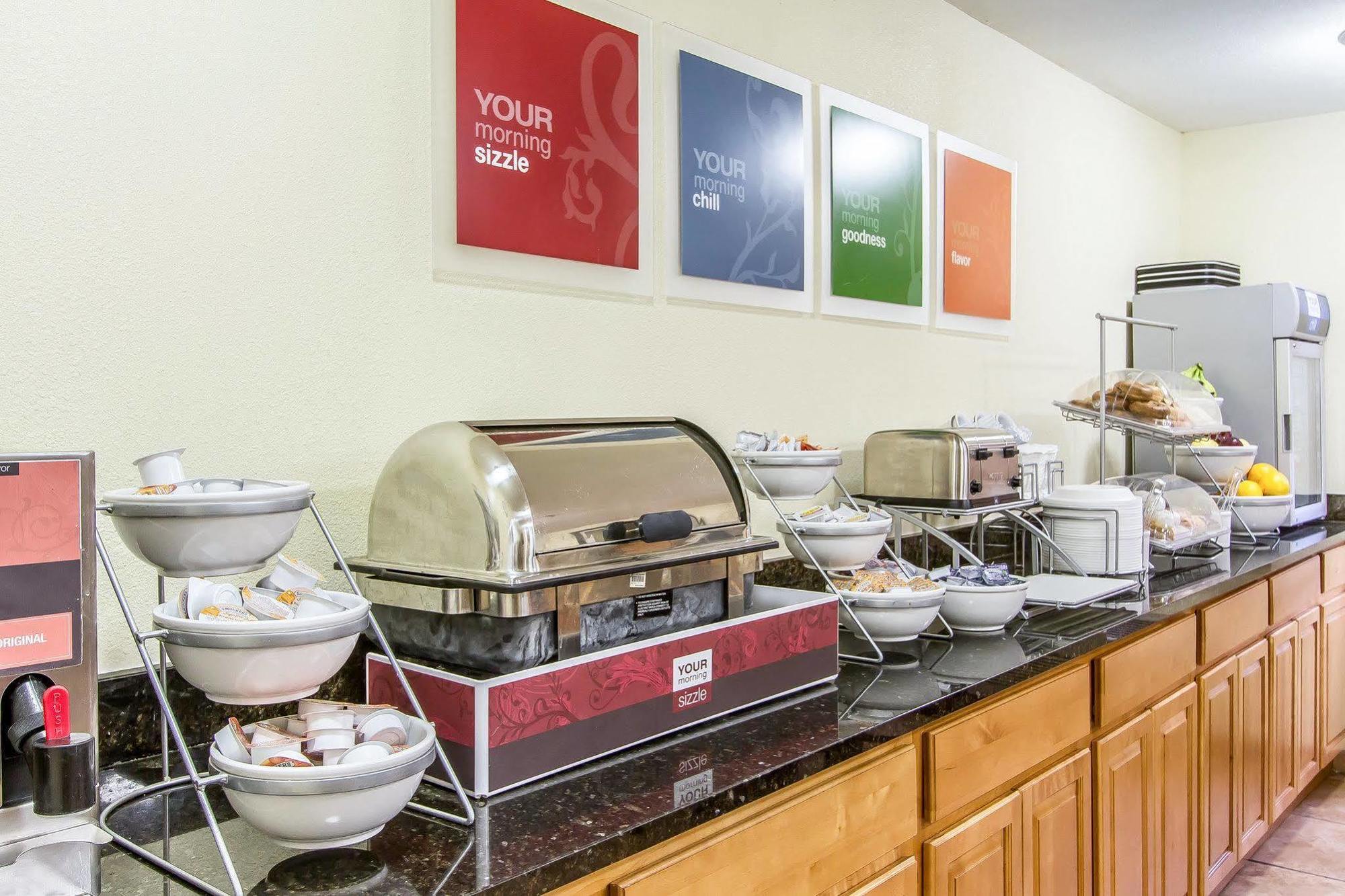 Quality Inn Macomb Near University Area Eksteriør billede