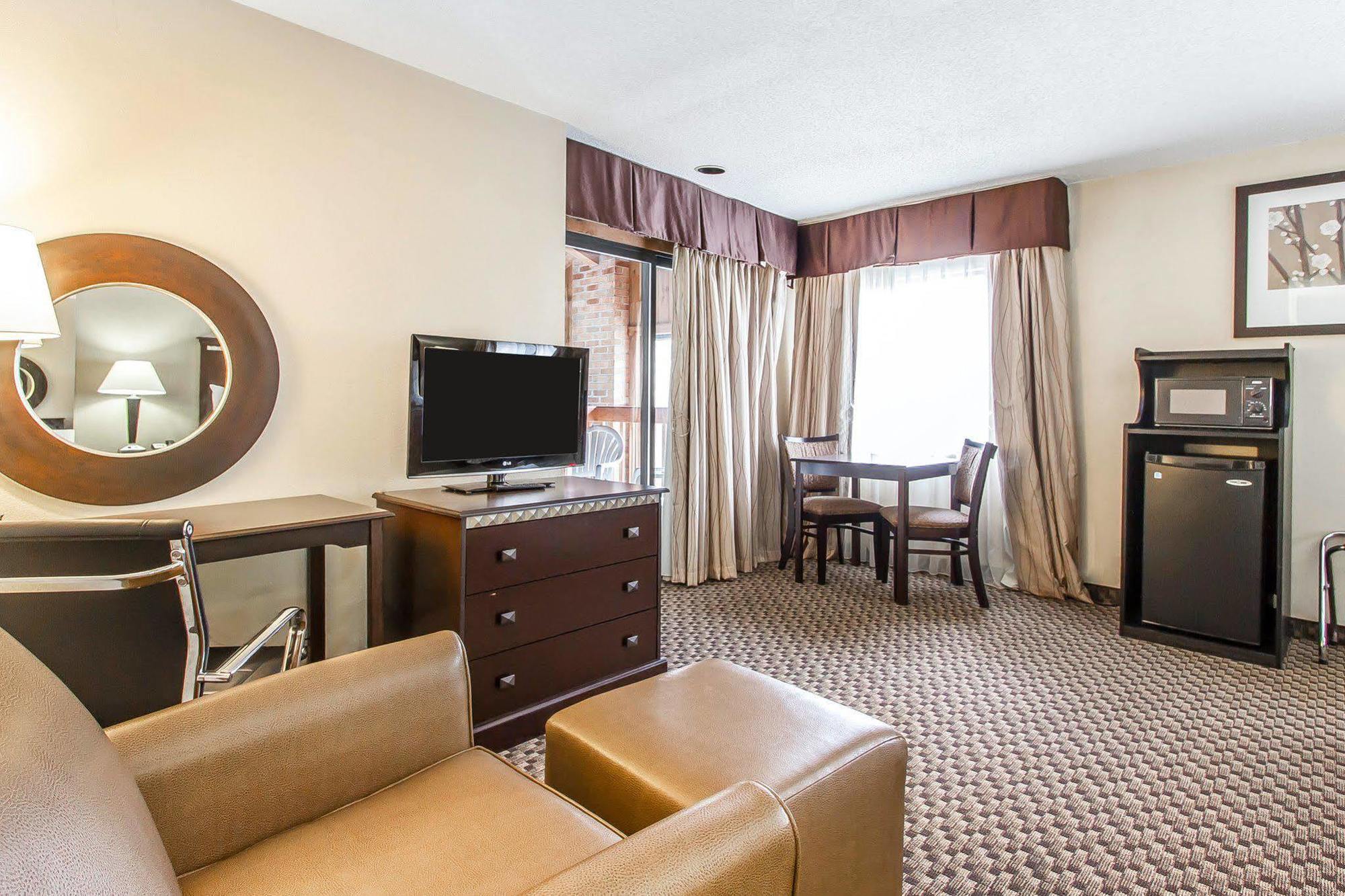 Quality Inn Macomb Near University Area Eksteriør billede